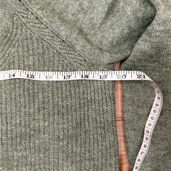 REITMANS - Women's Olive Green Sweater (NWT) - Picture 5 of 5